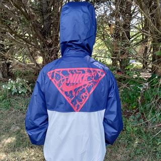 NIKE公式】ナイキ ウィンドランナー x ストレンジャー シングス メンズ