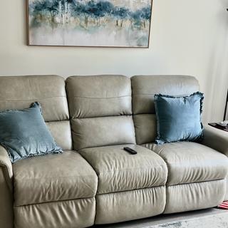 Ava Power Reclining Sofa w/ Headrest & Lumbar | La-Z-Boy