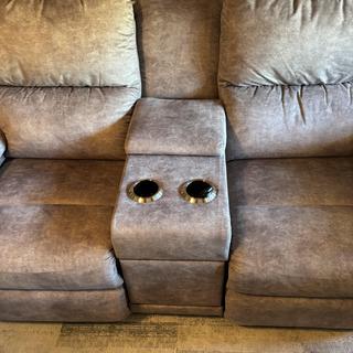 Brooks Reclining Loveseat w/ Console | La-Z-Boy