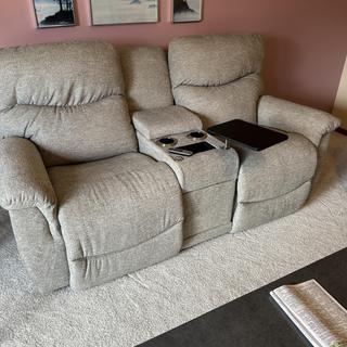 James Power Reclining Loveseat w/ Headrest, Lumbar & Console | La