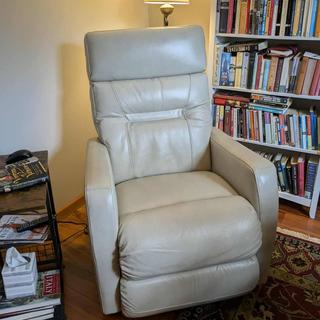 Lennon Power Wall Recliner w/ Headrest & Lumbar | La-Z-Boy