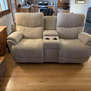 PSーLOVE Trouper Power Reclining Loveseat w/ Headrest & Lumbar | La-Z-Boy