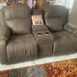 Dorian Power Reclining Loveseat w/ Headrest & Console | La-Z-Boy