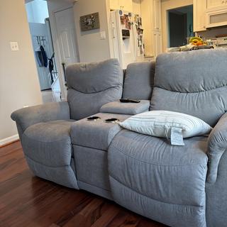 James Power Reclining Loveseat w/ Headrest, Lumbar & Console | La