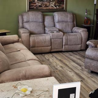 Dorian Power Reclining Loveseat w/ Headrest & Console | La-Z-Boy