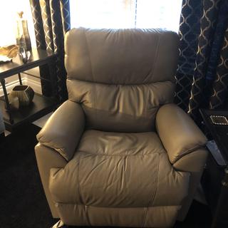 ラリックウマ Trouper Power Rocking Recliner w/ Headrest & Lumbar | La-Z-Boy