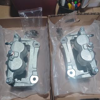 Front Driver Side Brake Caliper With Bracket For Toyota Highlander, Sienna, Lexus RX350