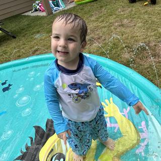 Ouvre la visionneuse de médias pour les photos soumises par Erin V