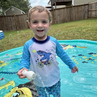 Ouvre la visionneuse de médias pour les photos soumises par Erin V