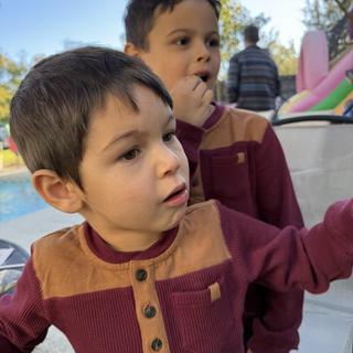 Ouvre la visionneuse de médias pour les photos soumises par Ilka R