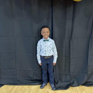 Abre el Visualizador de multimedia para la foto enviada por Shanel H.