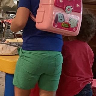 Ouvre la visionneuse de médias pour les photos soumises par Marly R