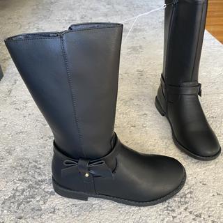 Opens Media Viewer to photo submitted by Andrea J