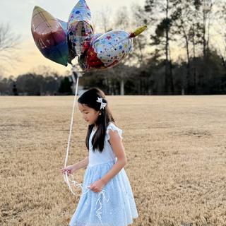 Ouvre la visionneuse de médias pour les photos soumises par SCARLETT T