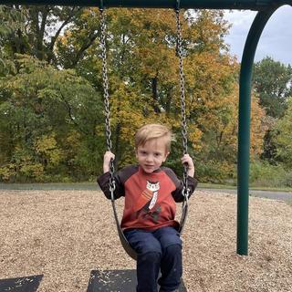 Ouvre la visionneuse de médias pour les photos soumises par Rachel