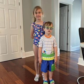 Ouvre la visionneuse de médias pour les photos soumises par Shani