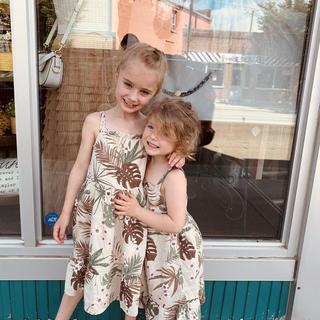 Ouvre la visionneuse de médias pour les photos soumises par Aimee