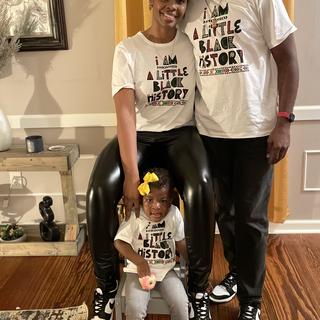 Ouvre la visionneuse de médias pour les photos soumises par RASHAEDA B