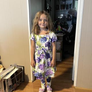 Abre el Visualizador de multimedia para la foto enviada por MARILYN W.