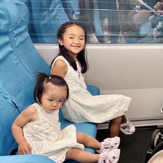 Ouvre la visionneuse de médias pour les photos soumises par SCARLETT T