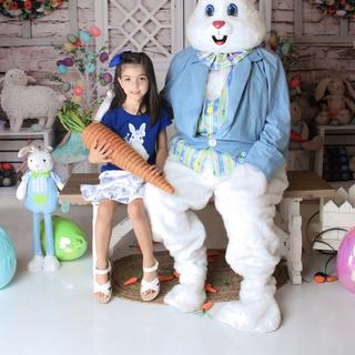 Ouvre la visionneuse de médias pour les photos soumises par MONICA D