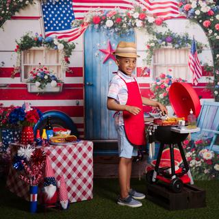 Ouvre la visionneuse de médias pour les photos soumises par Monica R