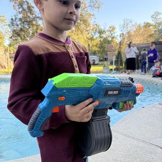 Ouvre la visionneuse de médias pour les photos soumises par Ilka R