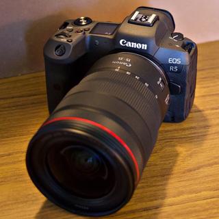 Canon EOS R5 with 15-35 f/2.8 L wide angle zoom lens