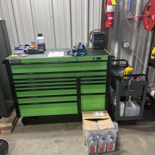 56 in. x 25 in. Professional Roll Cab, Green