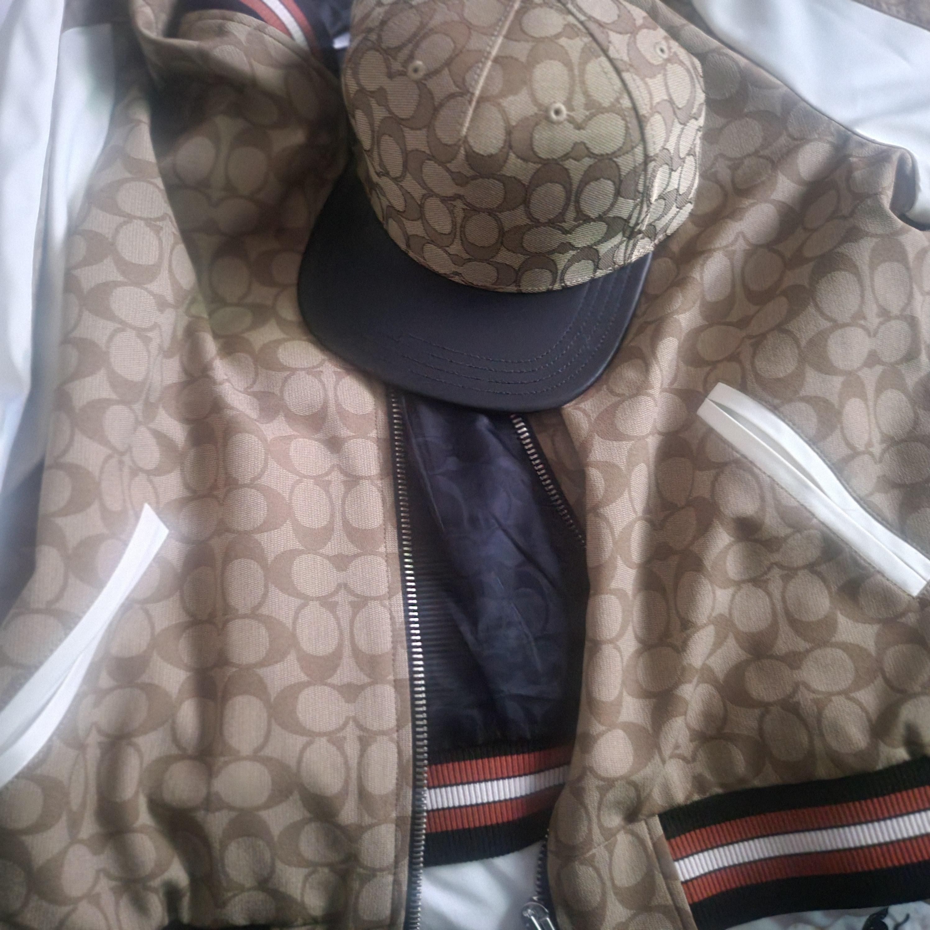 COACH コーチ　シグネチャー スーベニア ジャケット　CG666ユニセックス Signature Souvenir Jacket | Coach Australia