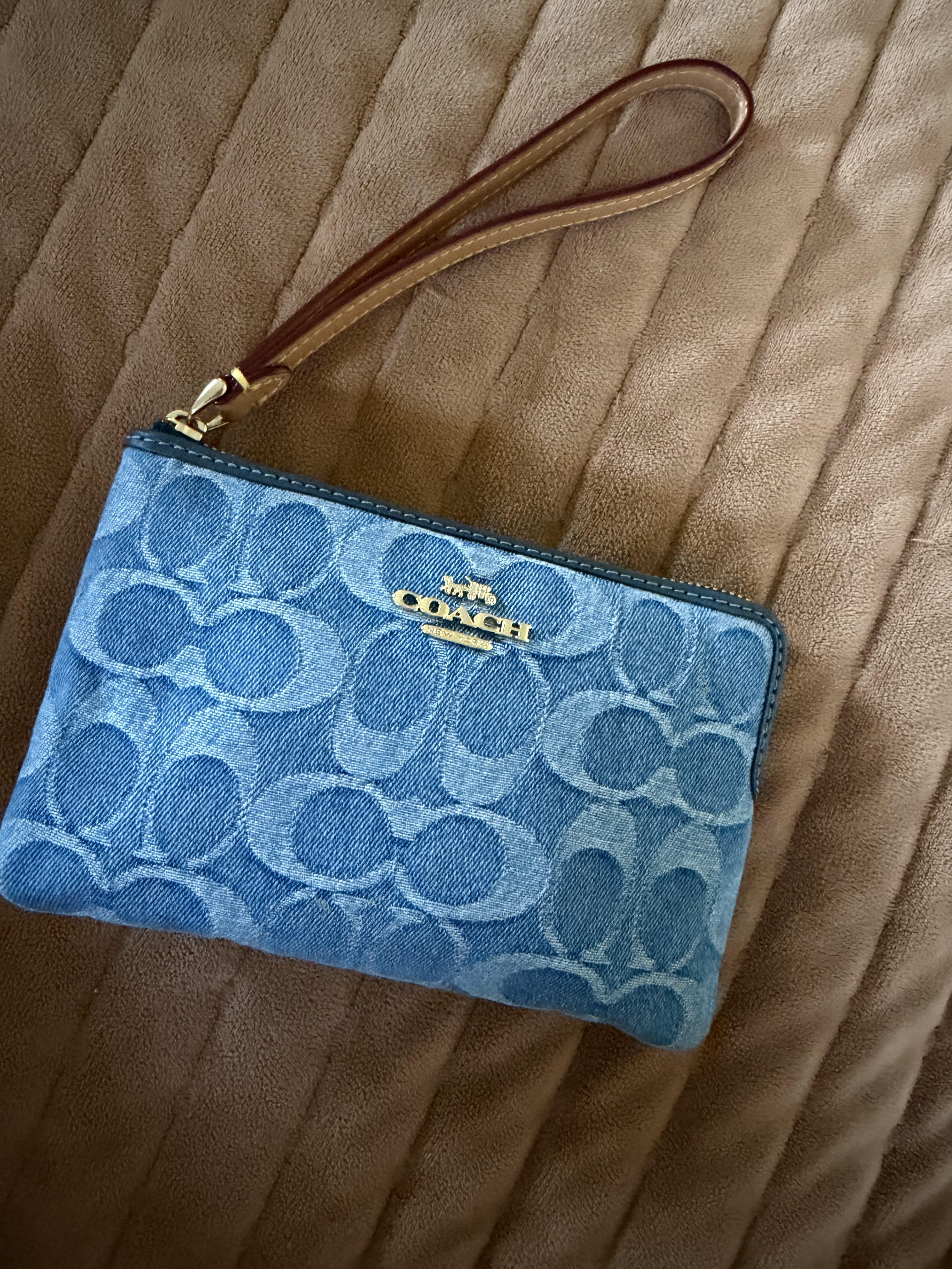 Corner Zip Wristlet In Signature Denim | Coach Australia