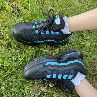Inviato da Comfy and great looking 95s