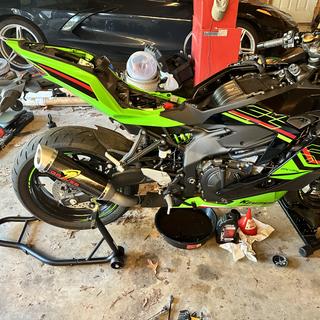Graves Hexagonal Slip-On Exhaust Kawasaki Ninja ZX-4R / ZX