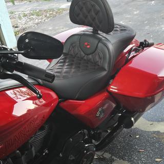 Saddlemen Roadsofa LS Lattice Stitch 2-Up Seat For Harley Saddlemen Roadsofa LS Lattice Stitch 2-Up Seat For Harley