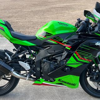Akrapovic Racing Exhaust Systems Kawasaki Ninja ZX-4R / ZX