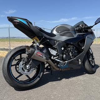 まさかり ② Yoshimura 14720BP520 AT2 Slip-On Exhaust Muffler fits 2023