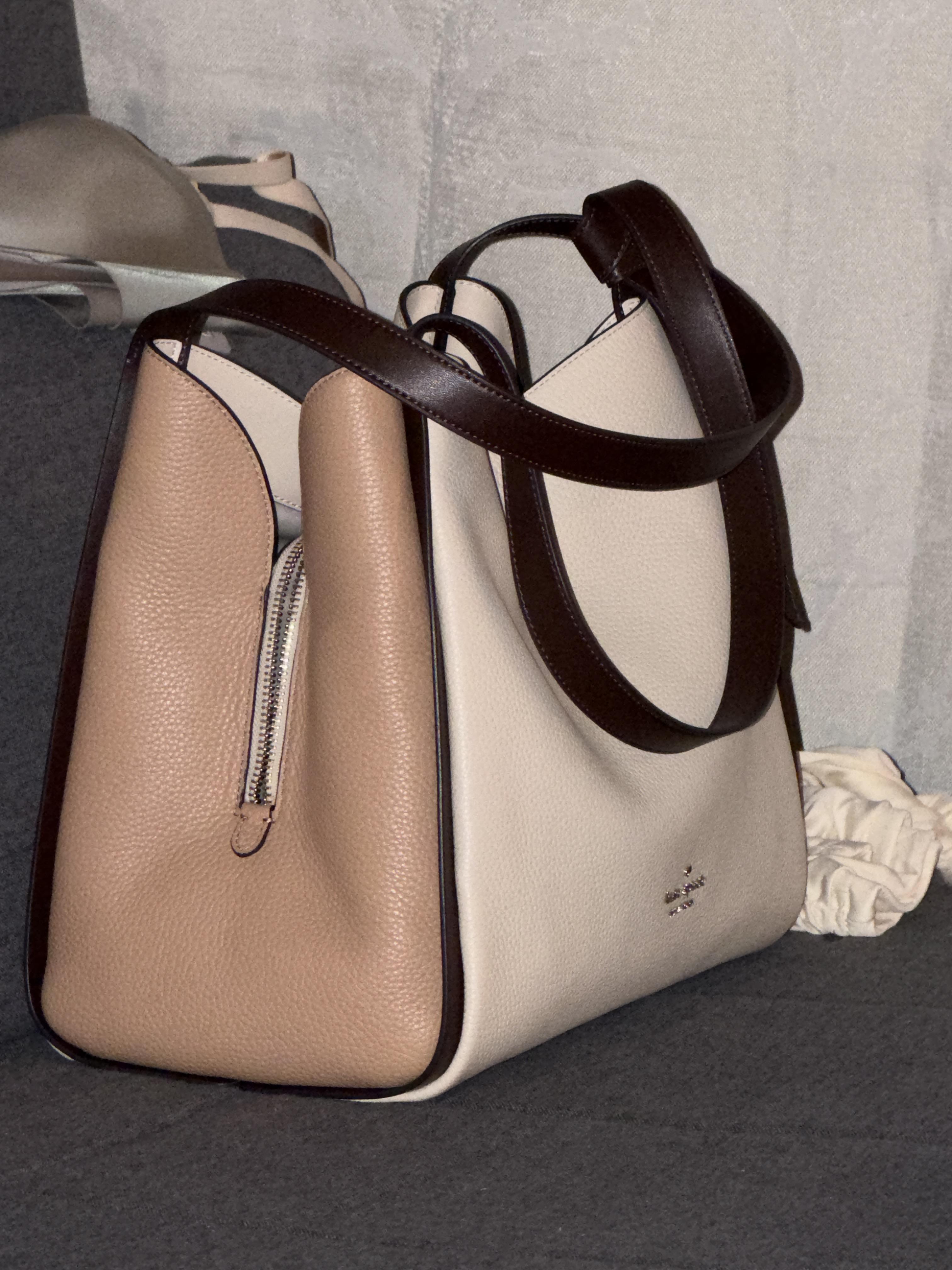 Knott Colorblock Large Carryall | Kate Spade Outlet display picture 1