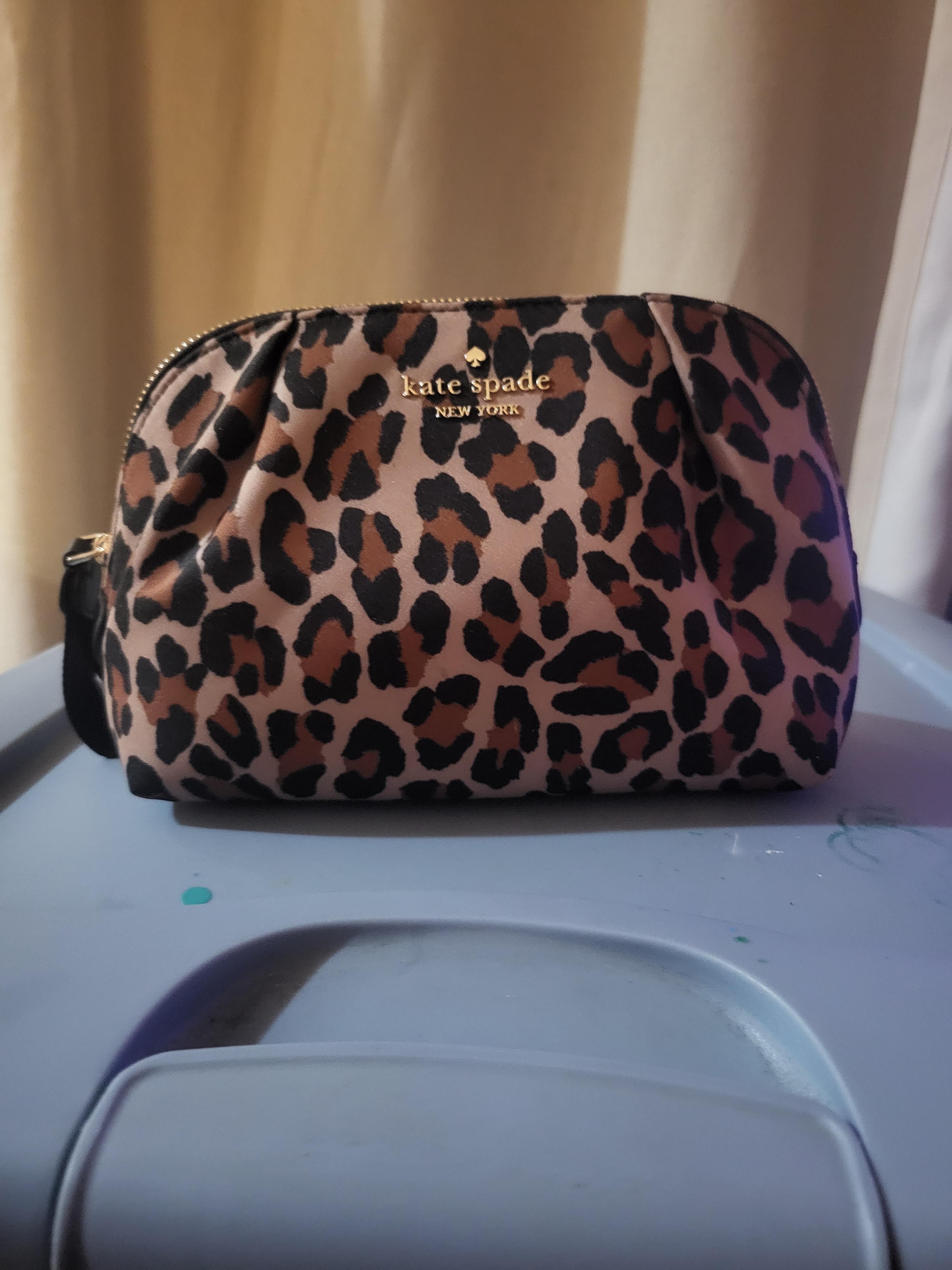 kate spade★Chelsea Spotted Leopard★化粧ポーチ/レオパード柄 Chelsea Spotted Leopard Travel Cosmetic Bag | Kate Spade Outlet