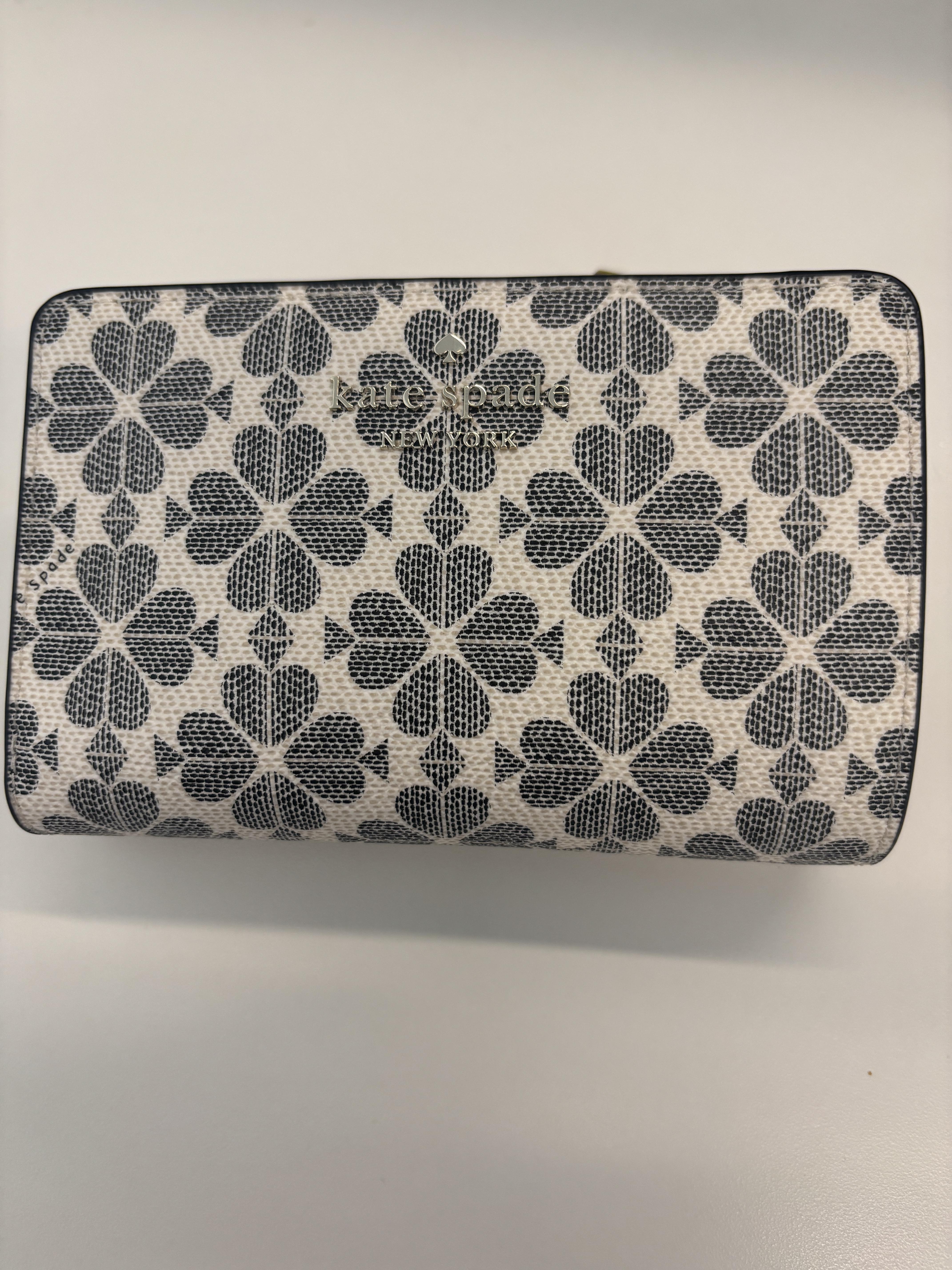Spade Flower Medium Bifold Wallet | Kate Spade Outlet