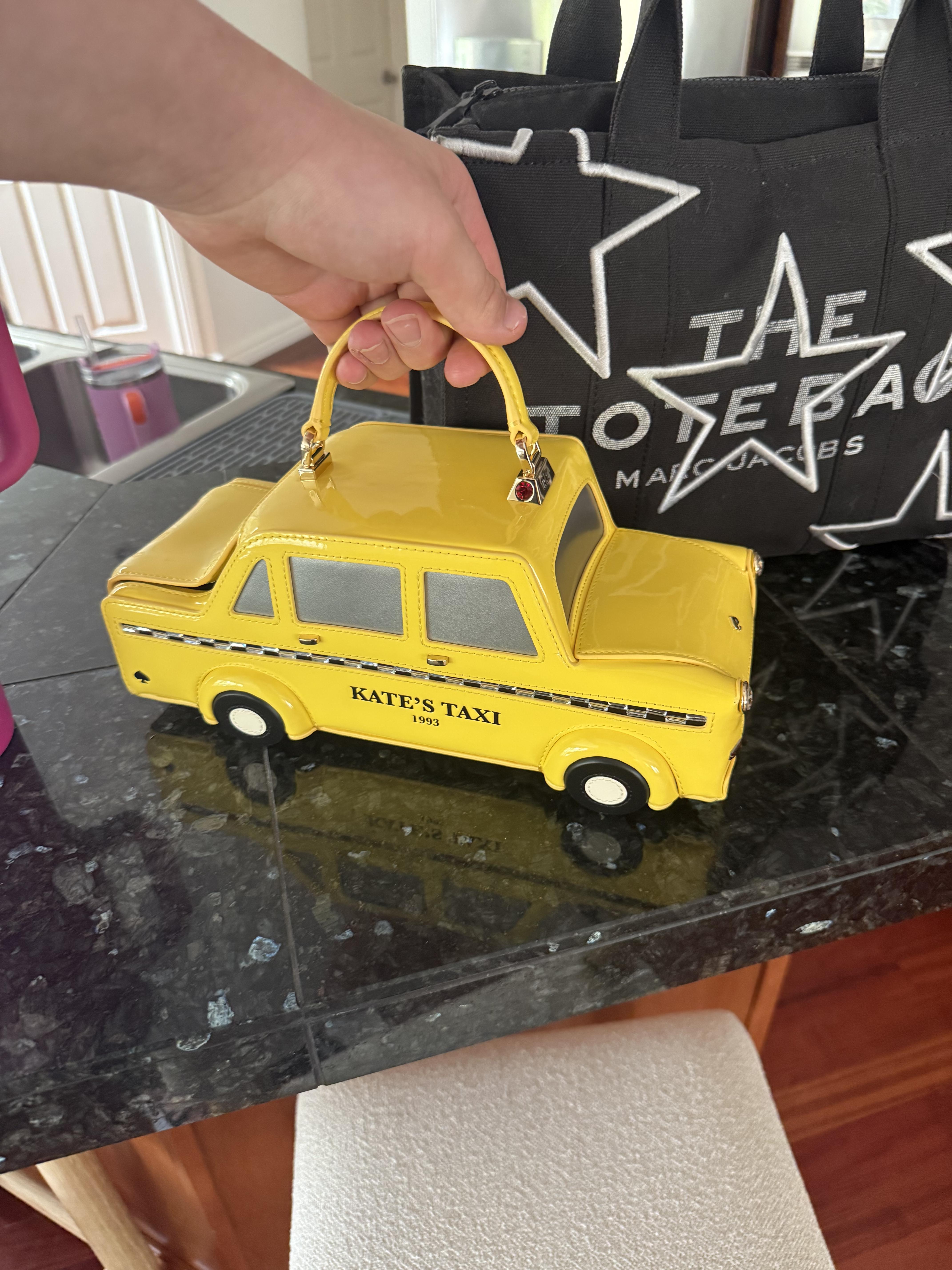（US発）kate spade new york Manhattan Taxi マーケットトート Manhattan Taxi Large Market Tote | Kate Spade New York