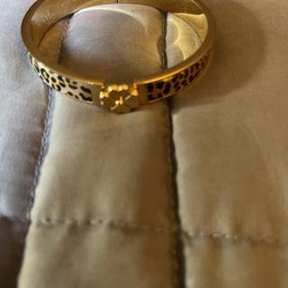 Heritage Spade Flower Hinged Bangle | Kate Spade Outlet