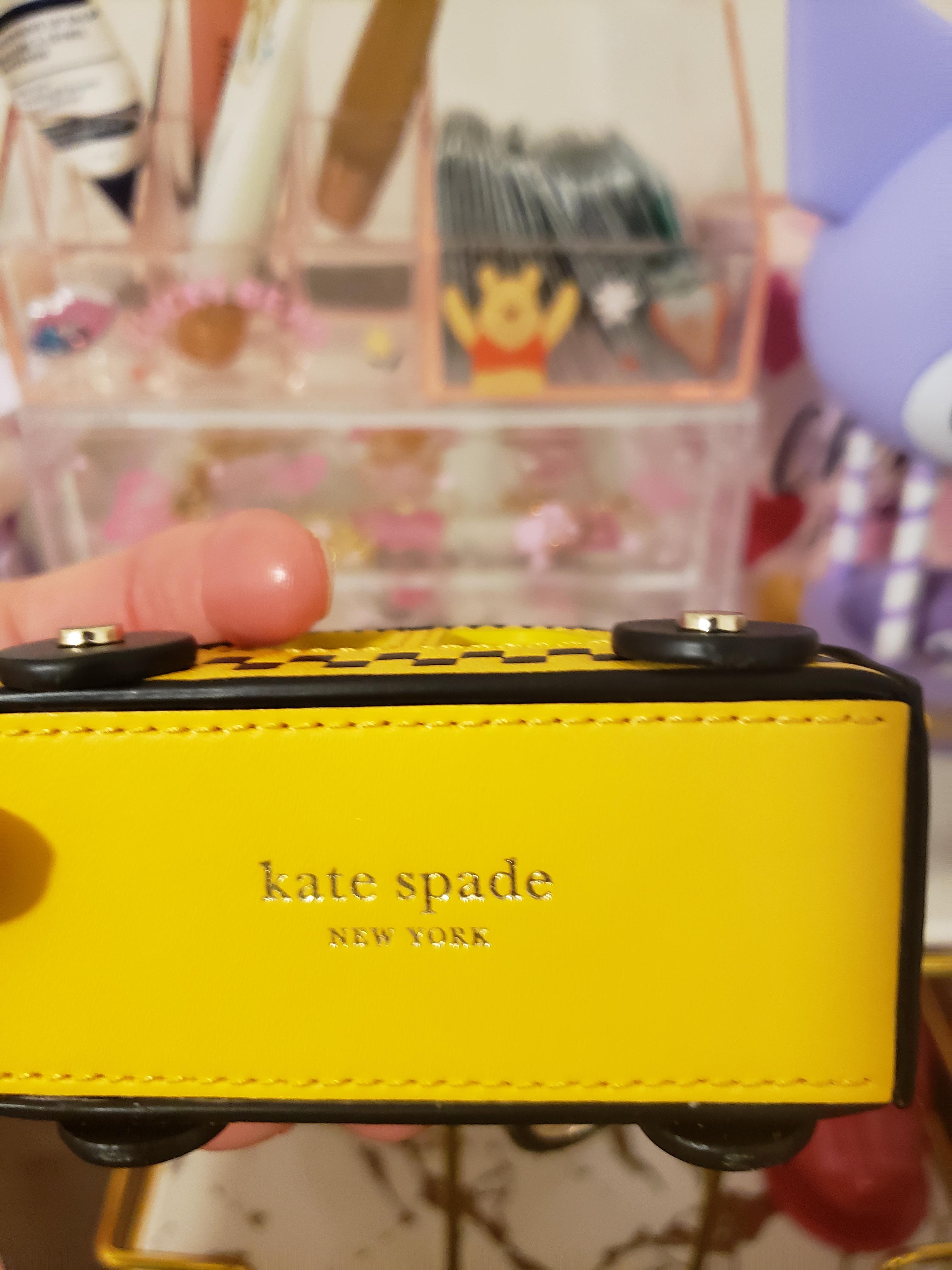 【国内発送】Kate Spadeチャームドオンアロール バッグチャーム Charmed On A Roll Bag Charm | Kate Spade Outlet