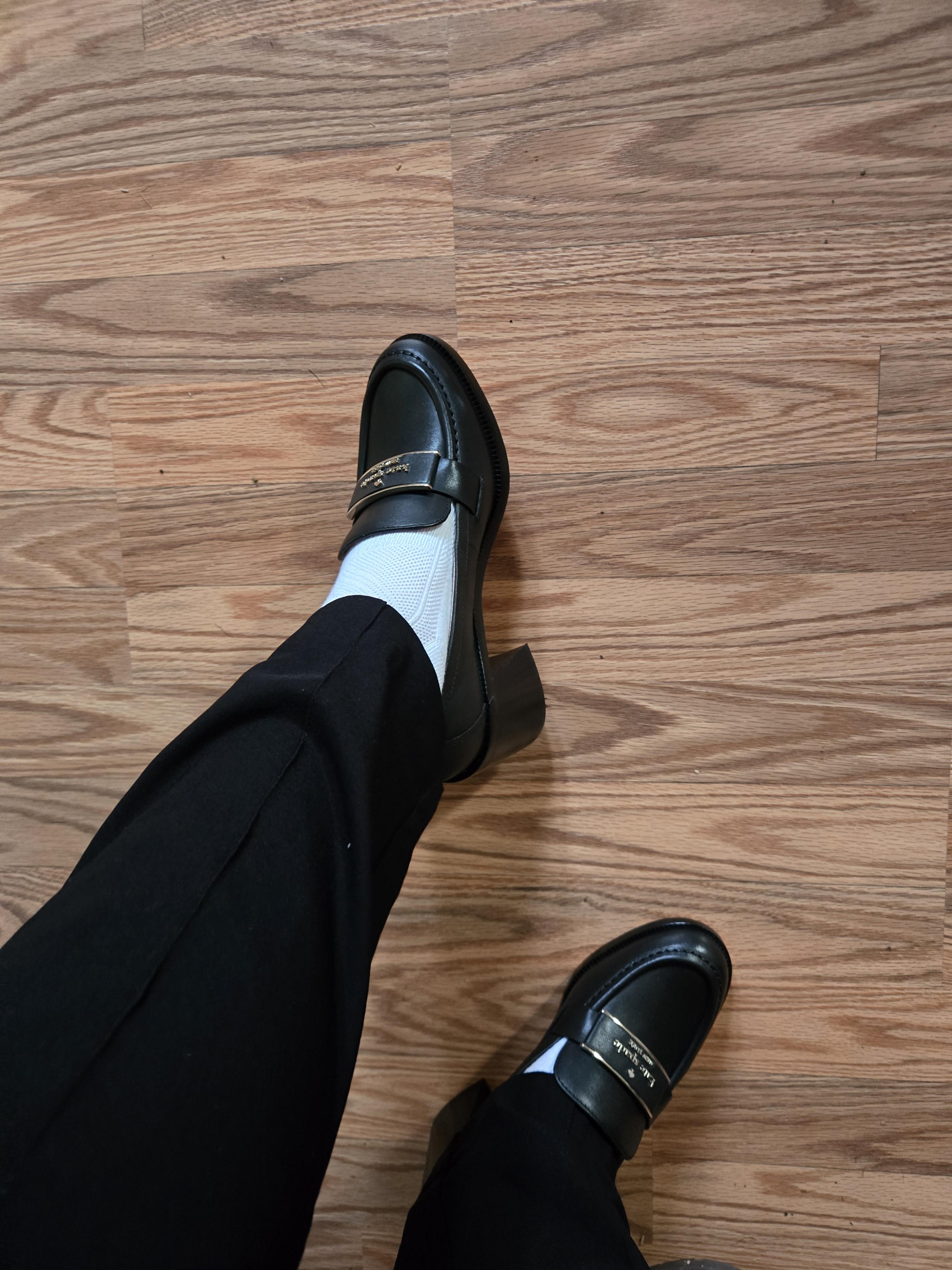 【kate spade 】 Quinn Lug Loafer ロゴ プレートが目を惹く一足 Quinn Lug Loafer | Kate Spade Outlet