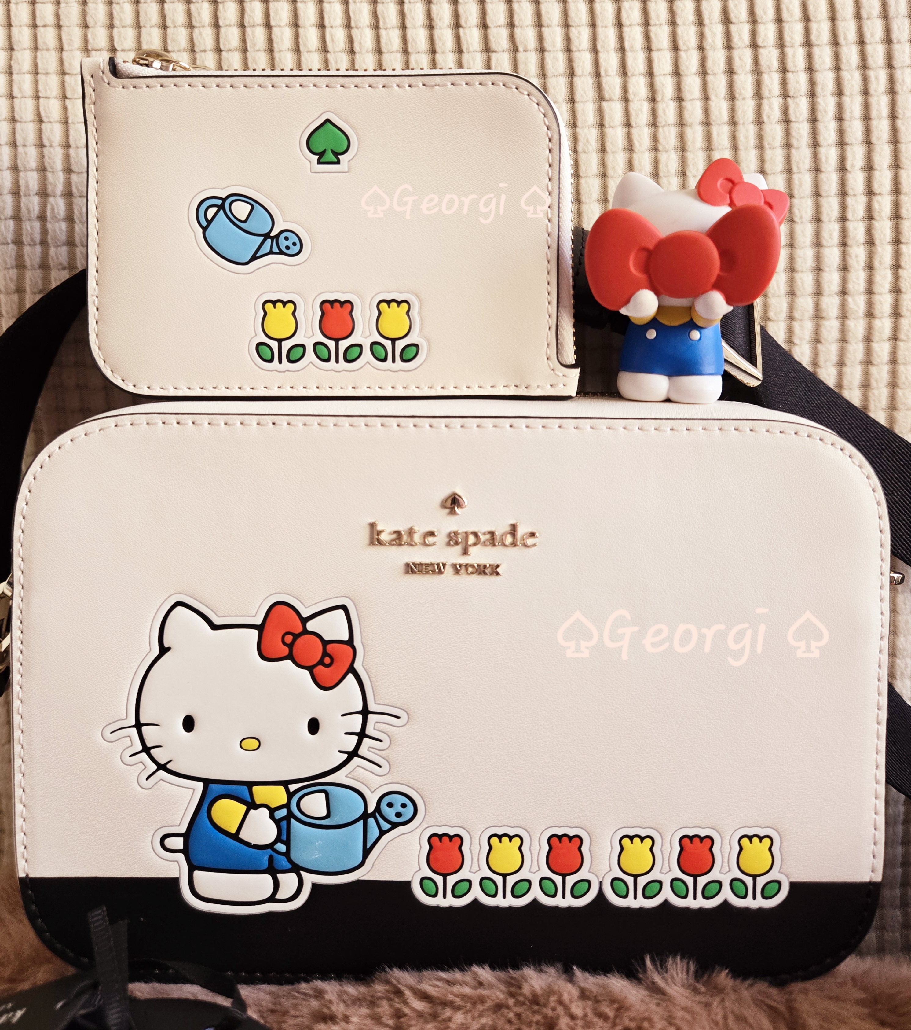 限定コレクション【Kate Spade X Hello Kitty】カメラバッグ Hello Kitty X Ksny Camera Bag | Kate Spade Outlet