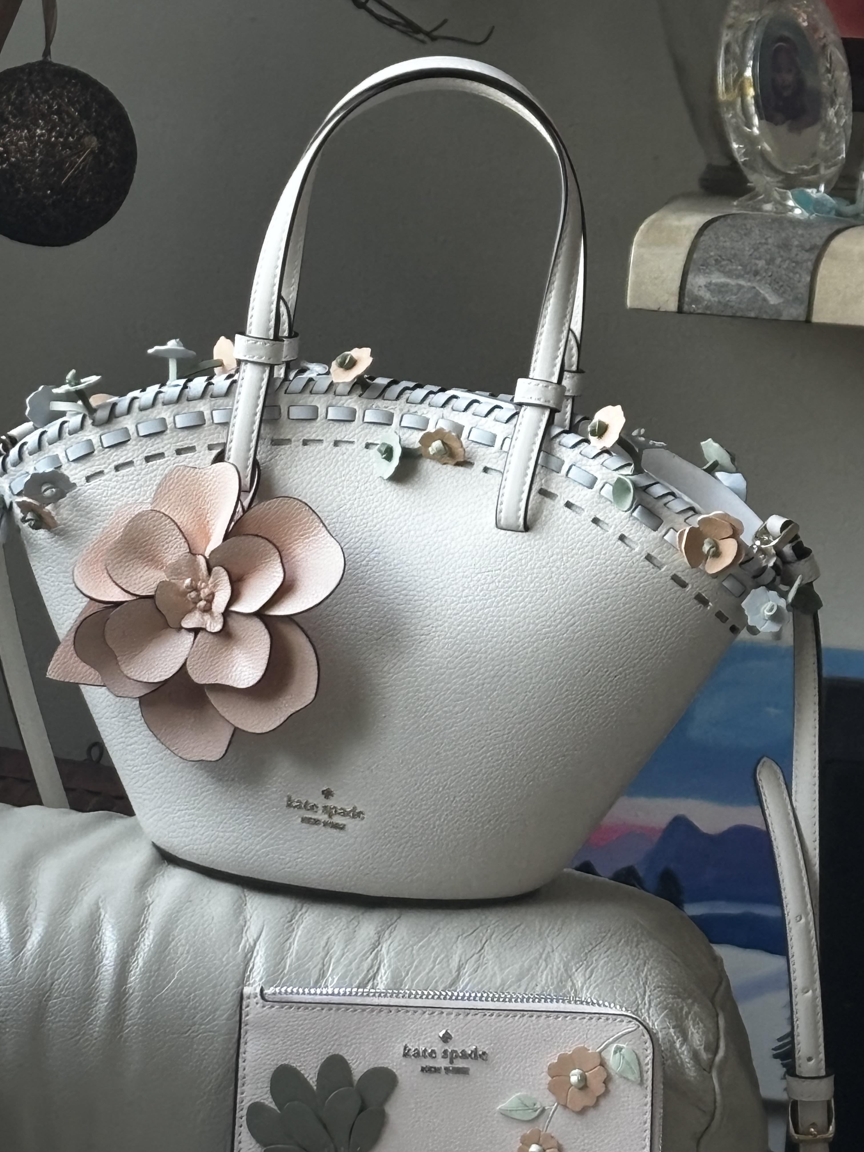 Kate spade編みバッグ Kate Spade New York x Target Beaded Classic Rose Drawstring Bucket