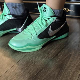 Enviado por Sabrina 4 Basketball Shies