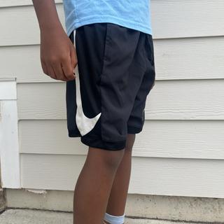 Enviado por Academy Soccer Shorts