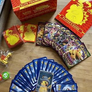 Pokémon TCG: Sword & Shield-Vivid Voltage Elite Trainer Box