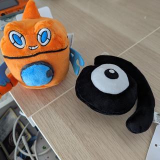 Dwebble Sitting Cuties Peluche - 4 pollici | Pokémon Center Ufficiale