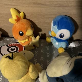 thumbnail image 2 of Pokemon Center: Siedzące Cuties Torchic Poké Plush, 6 Cali... 2 of 13